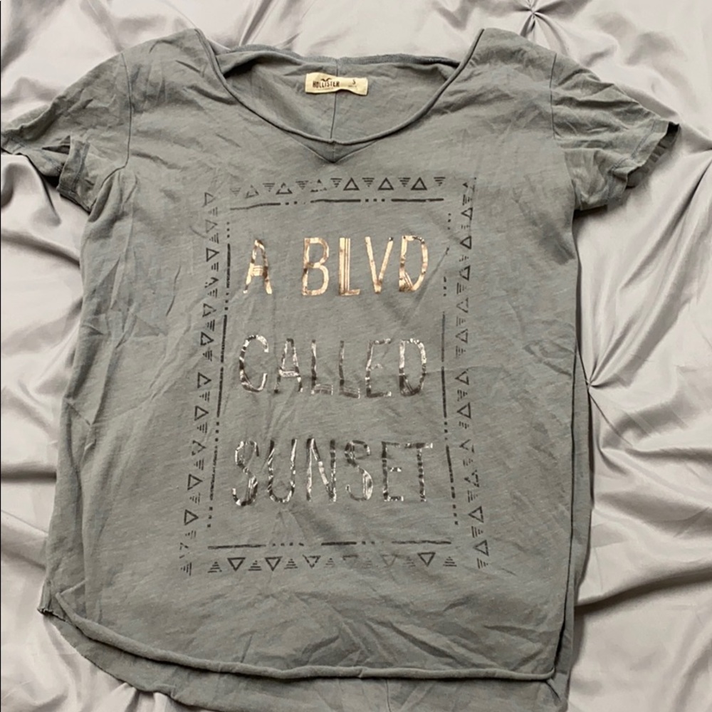 Hollister tshirt